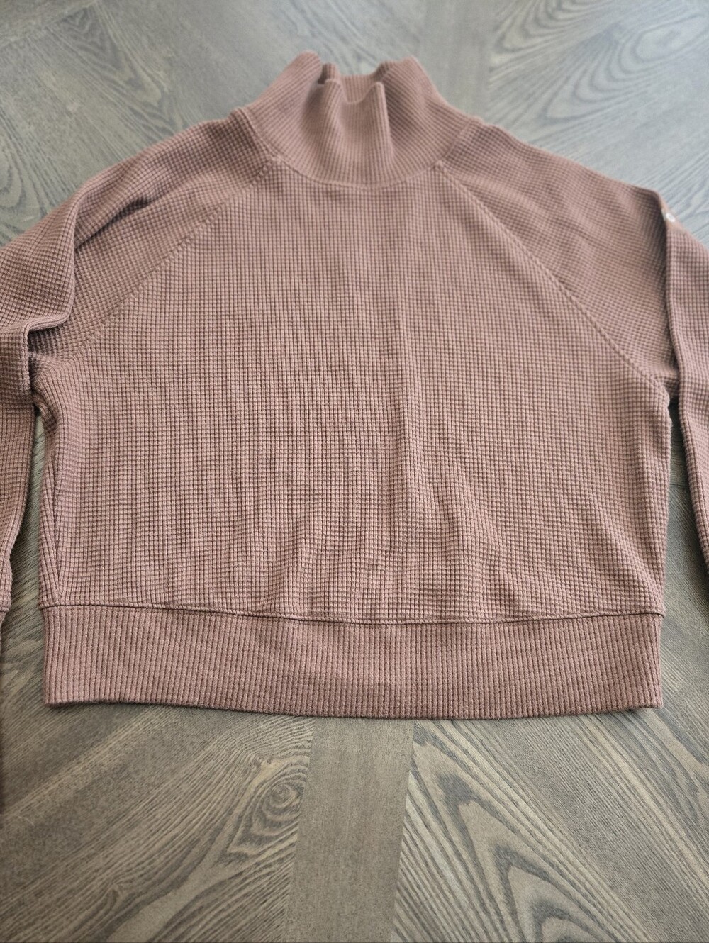 Alo Yoga Waffle Weekend Escape Mock Neck Long Sleeve in Cinnamon Brown sz SMALL - Picture 6 of 9
